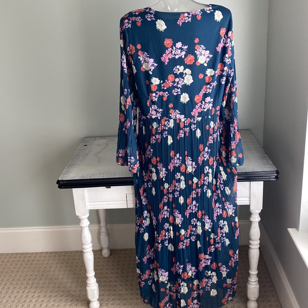 Sheik 23 in P2P fully lined 100% polyester maxi dress. Size 2XL
